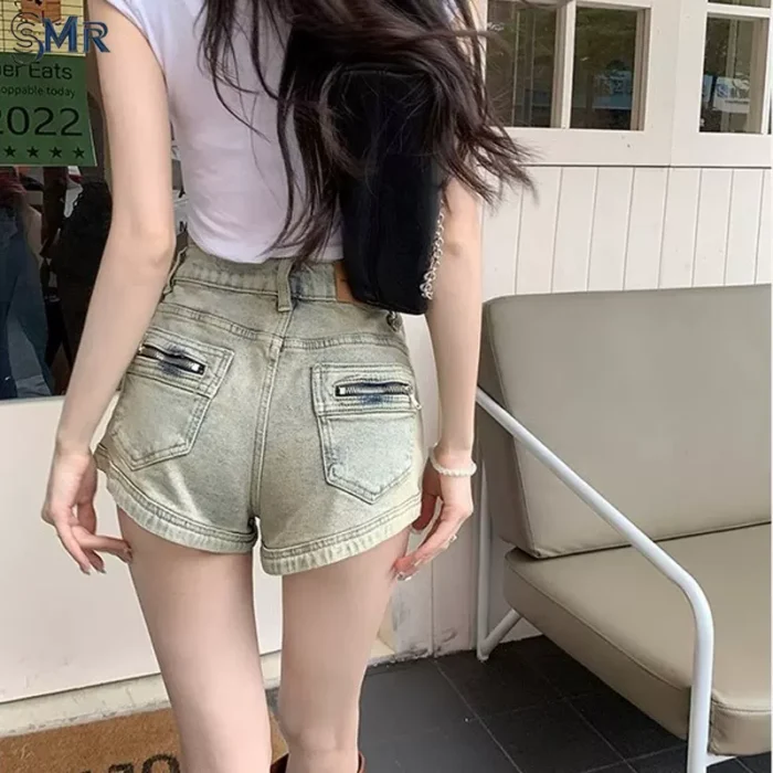 American retro stretch denim shorts women's 2026 new explosive high-waisted slimming hip-hugging A-line hot girl super shorts